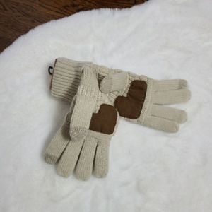 NWT C.C boutique smart touch Tip screen gloves